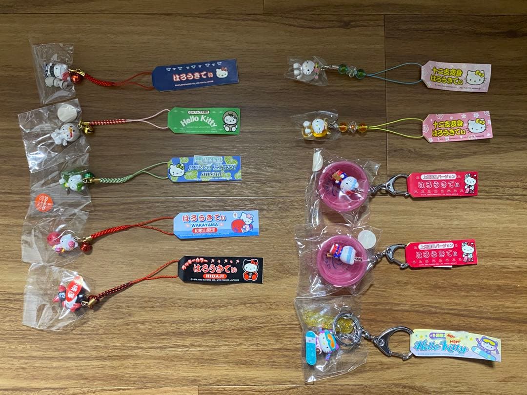 サンリオ ハローキティ ご当地キティ 根付けストラップ他タグ付き85個まとめ売り