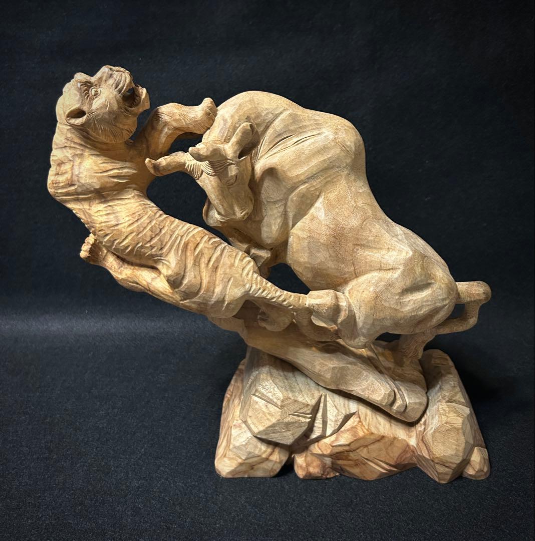 彫刻 木造 虎 牛 闘い 戦 木彫 オブジェ 置物 美術