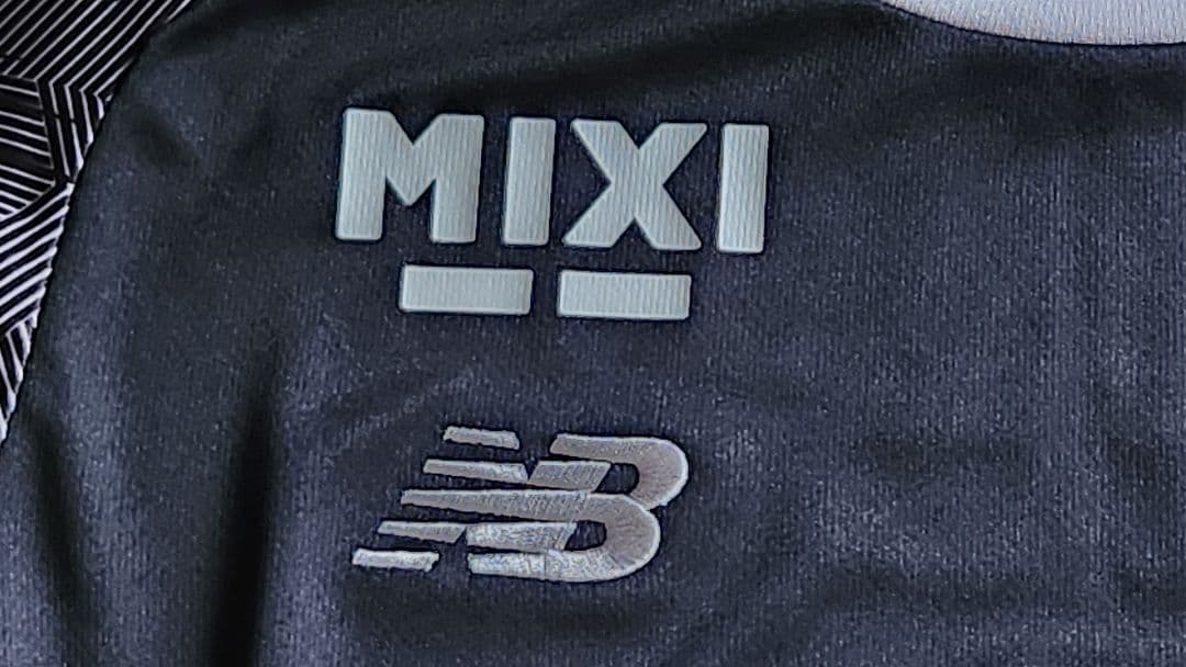 送料込★完売受注販売新品★NB★FC東京25プラクティスシャツ長袖スタッフ用