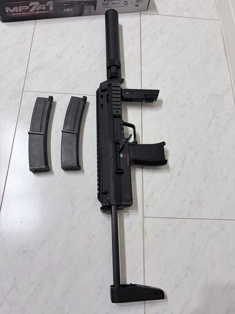 ガス　MP7A1 マガジン2本　サプレッサー
