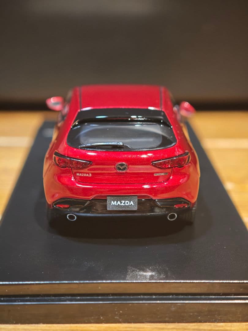 Mazda 3 スケールモデルカー レッド ファストバック