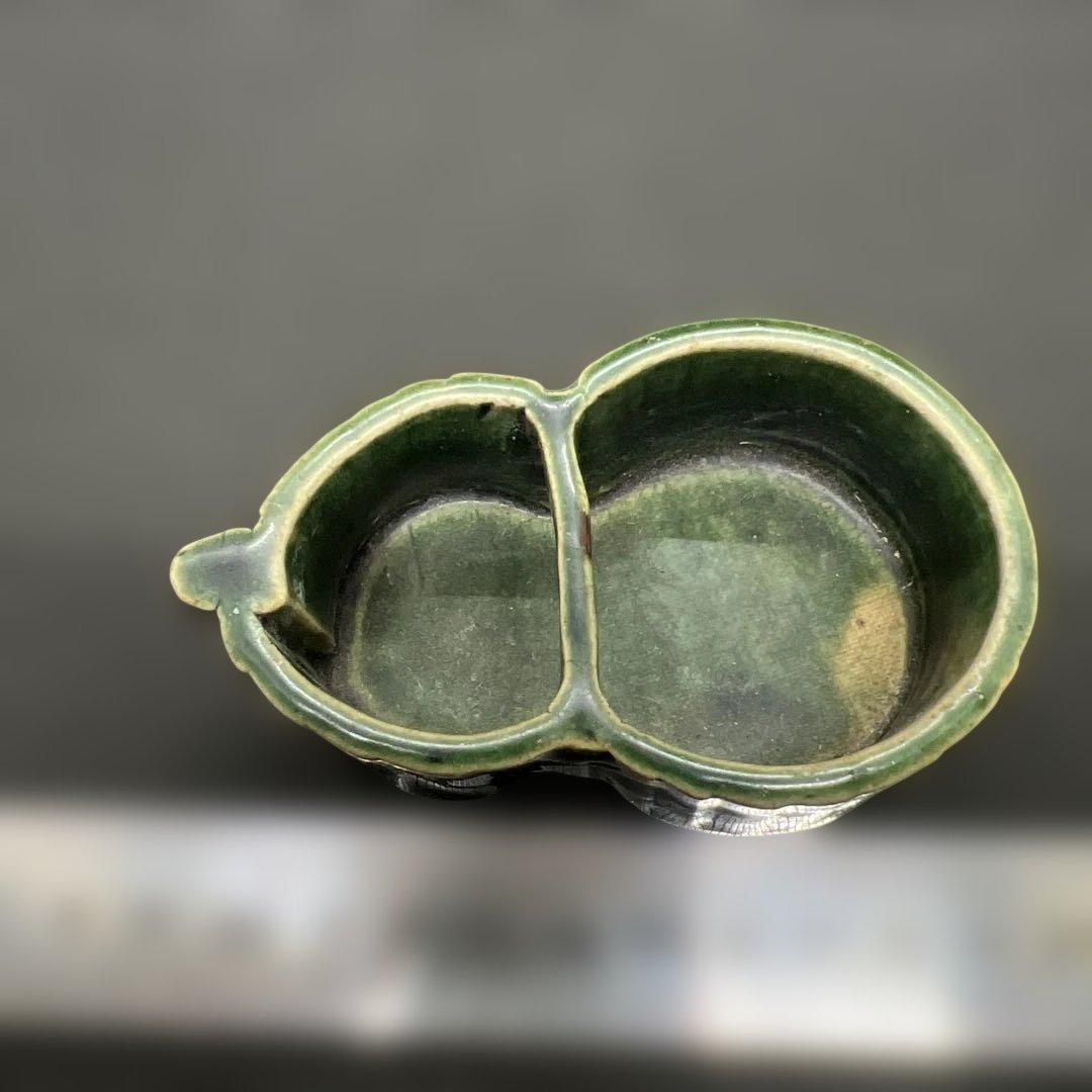陶磁器　緑釉瓢型水滴　三支釘後あり　文房具　書道　時代品　東洋瓷器　中国美術