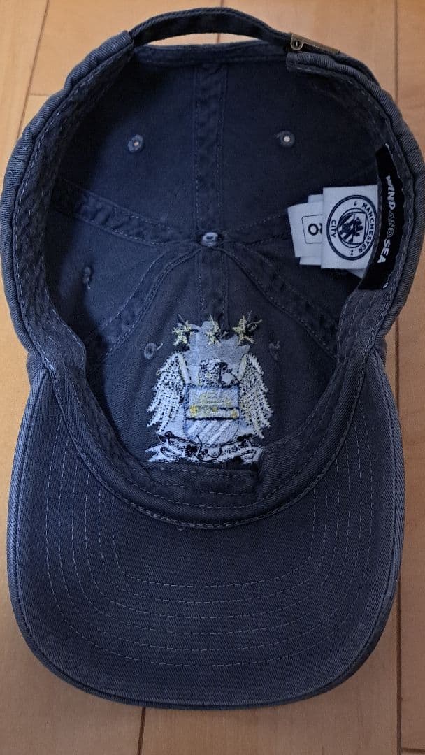 【美品/男女兼用】マンチェスターシティ WIND AND SEA キャップ旧ロゴ