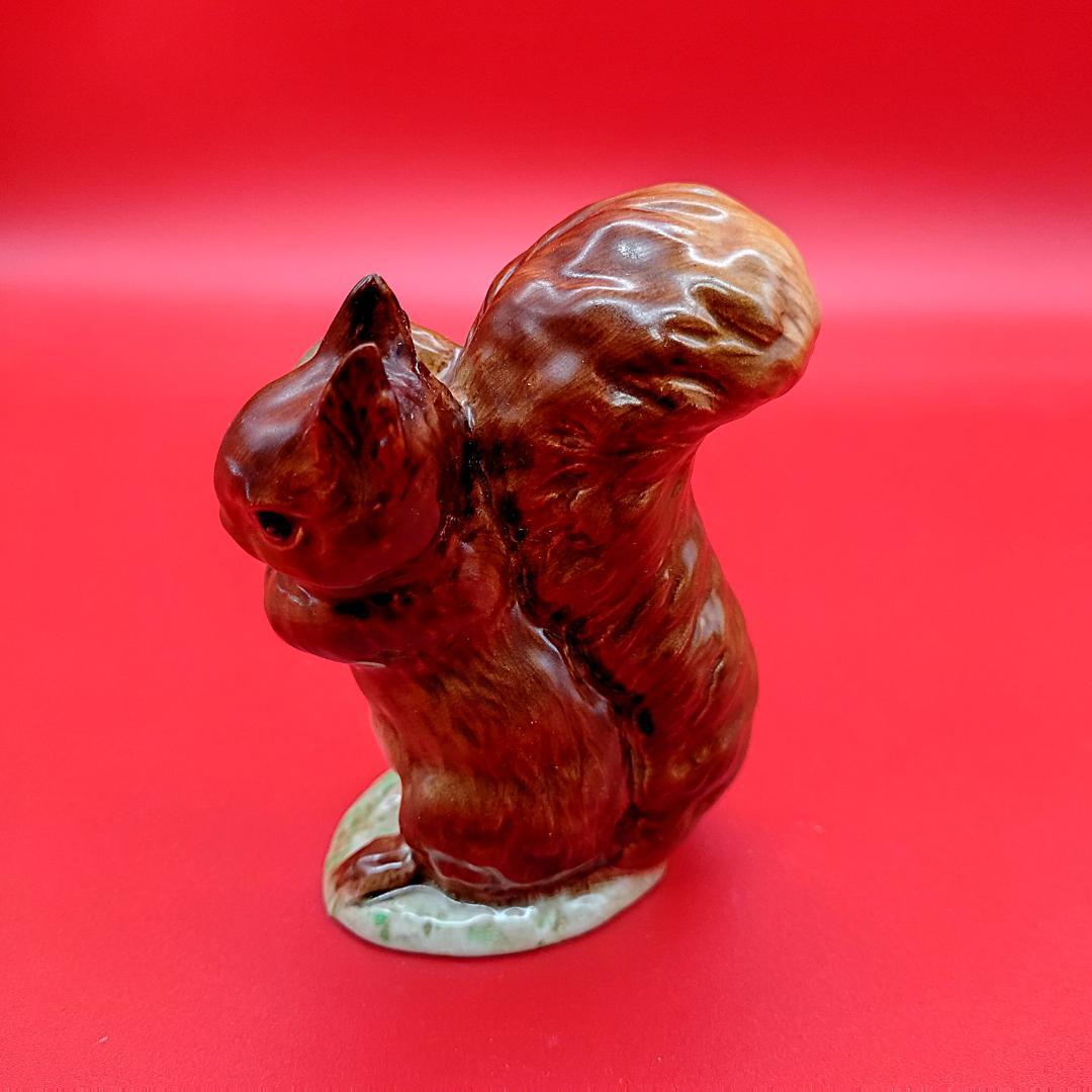 【ゴールドオーバル BP2】BESWICK リス フィギュリン ピーターラビット