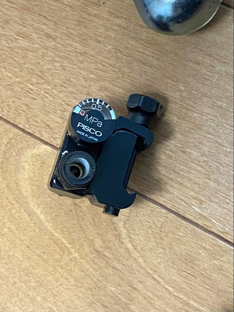 CO2レギュレータ フォアグリップタイプ 38g メーター付き外部ソース