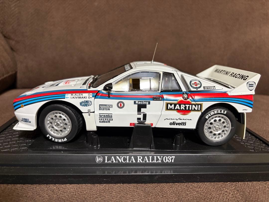 KYOSHO LANCIA 037 RALLY ミニカー1:18