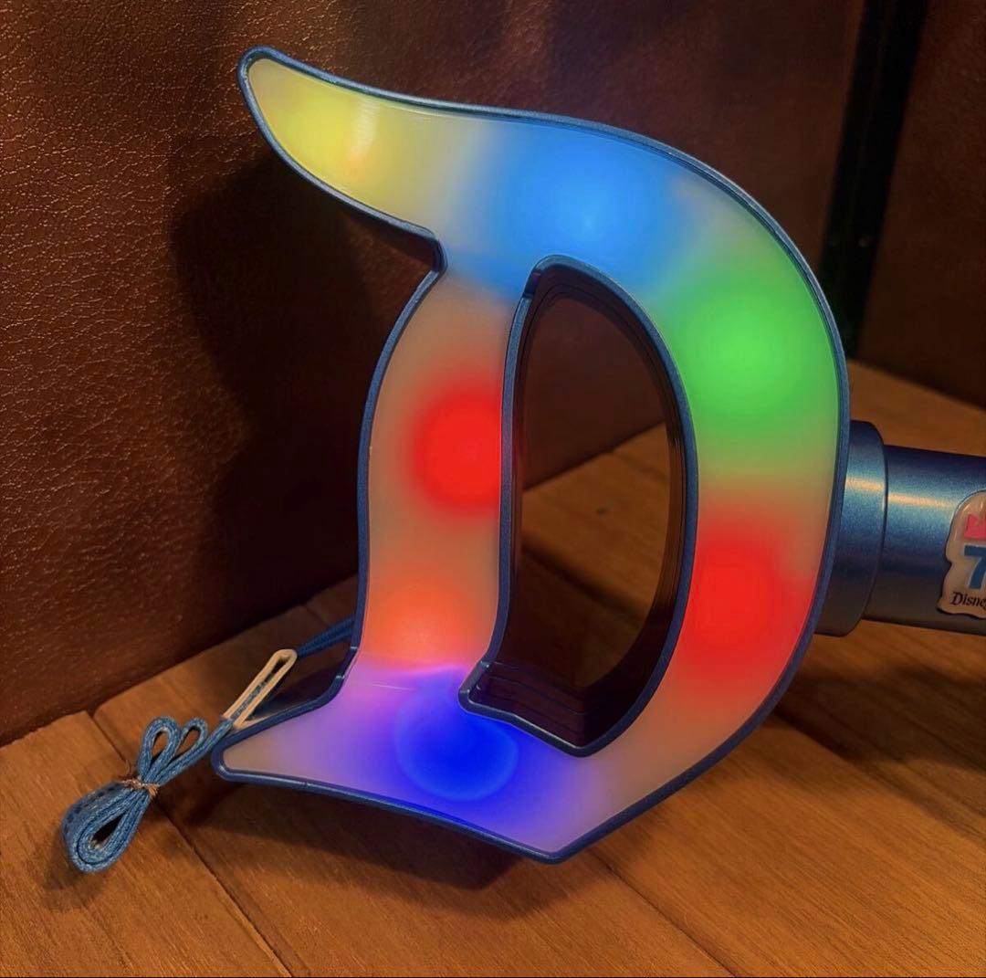 カリフォルニアディズニーランド　アメリカ限定 ７０周年 キー 鍵　ライトアップ