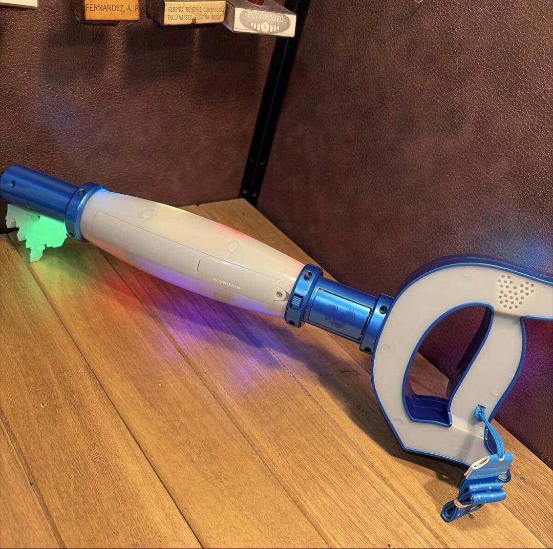 カリフォルニアディズニーランド　アメリカ限定 ７０周年 キー 鍵　ライトアップ