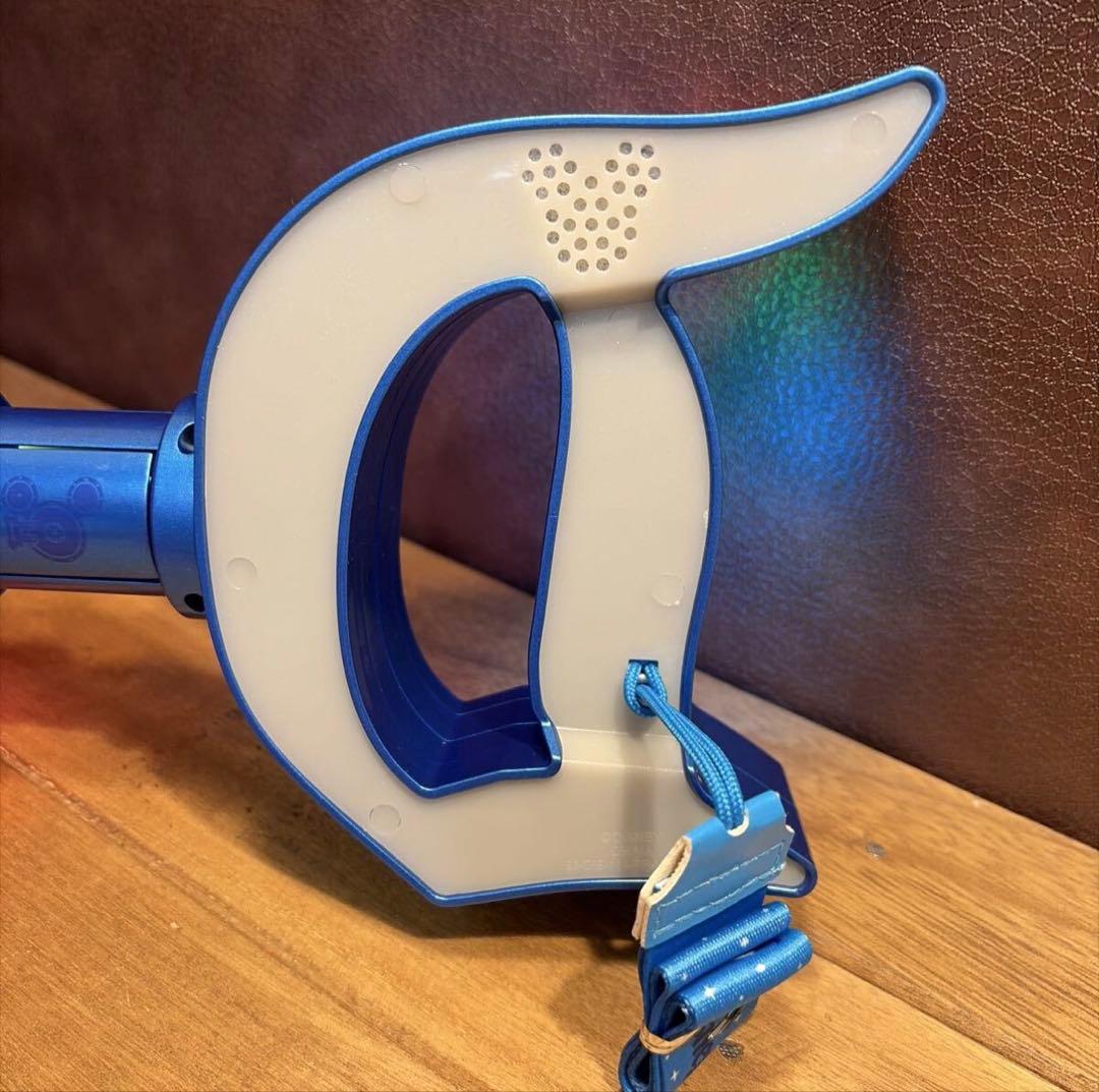 カリフォルニアディズニーランド　アメリカ限定 ７０周年 キー 鍵　ライトアップ