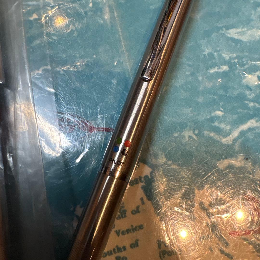 パイロット　振子式　４色ボールペン　新品（メーカー袋のまま未開封）