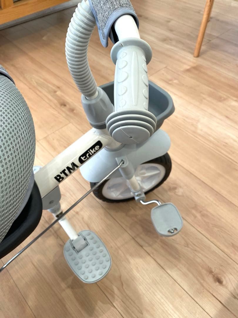 BTM 三輪車 手押し 舵取り棒 ベビーカー 自転車本体 グレー 屋根付き