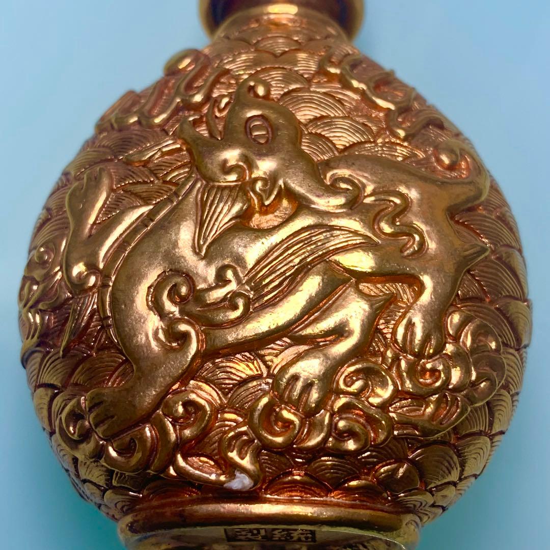 清国の鼻煙壺 鎏金宝瓶　金竜彫刻　時代物　アンティーク