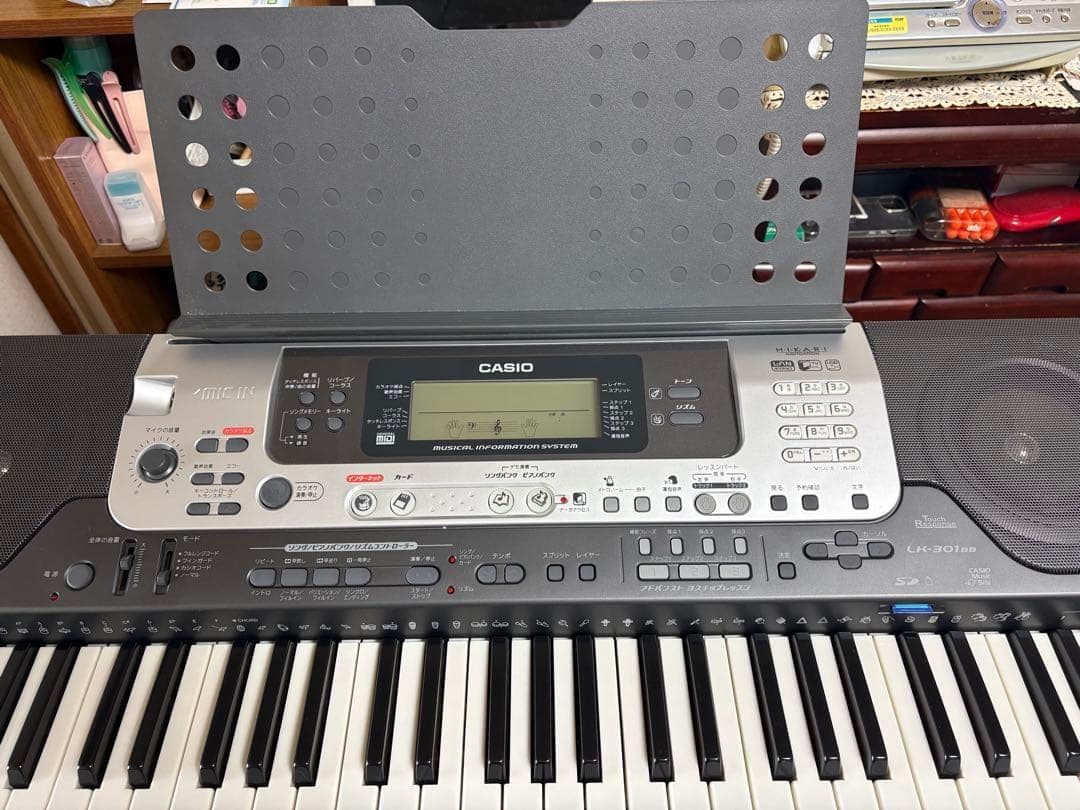 CASIO 光ナビゲーション 電子キーボード LK301BB 純正スタンド付