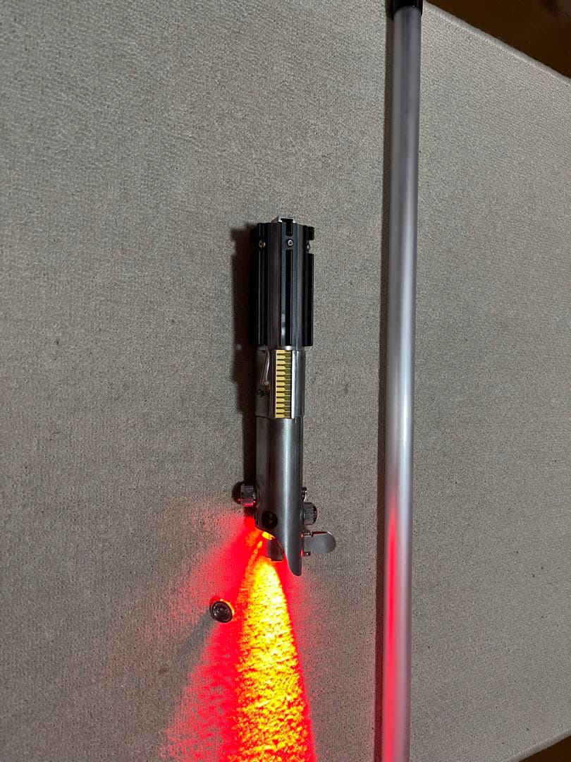 カスタムライトセーバー　ヴェイダーズボルト社製　グラフレックス