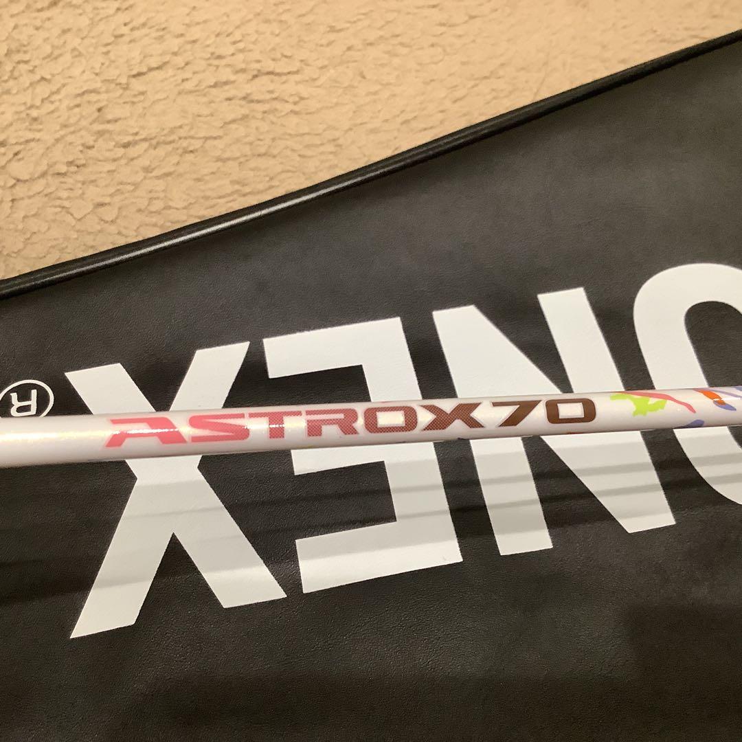 YONEX バドミントンラケット　ASTROX70 アストロックッス