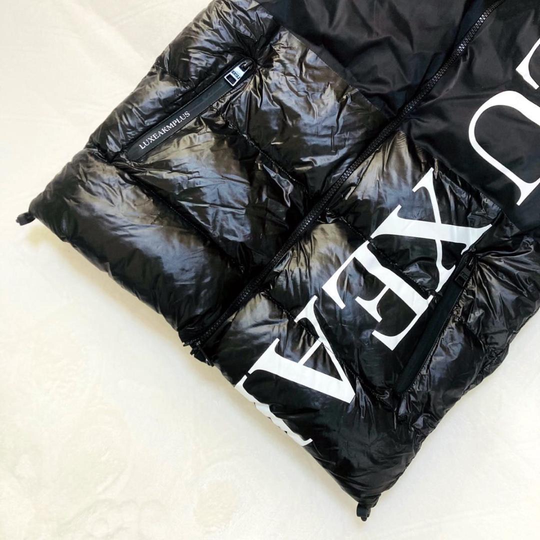 LUXE AKM PLUS リュクス エイケイエム プラス ロゴ ダウンベスト