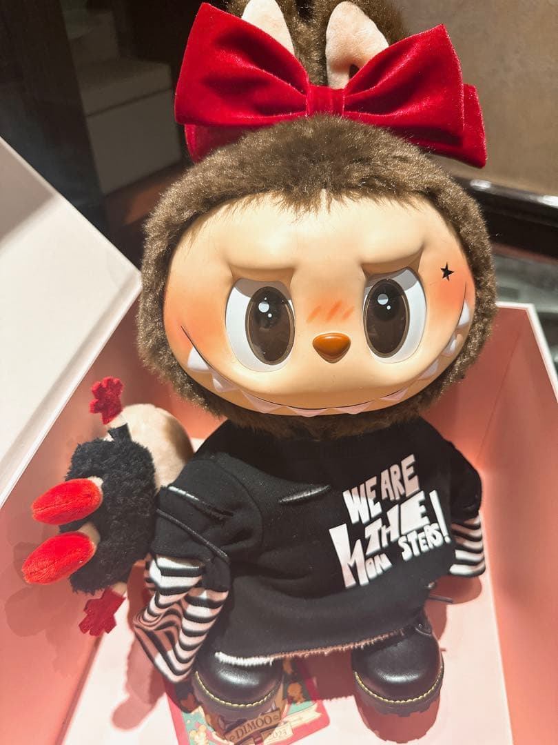 Labubu ぬいぐるみ　バレンタインデー限定