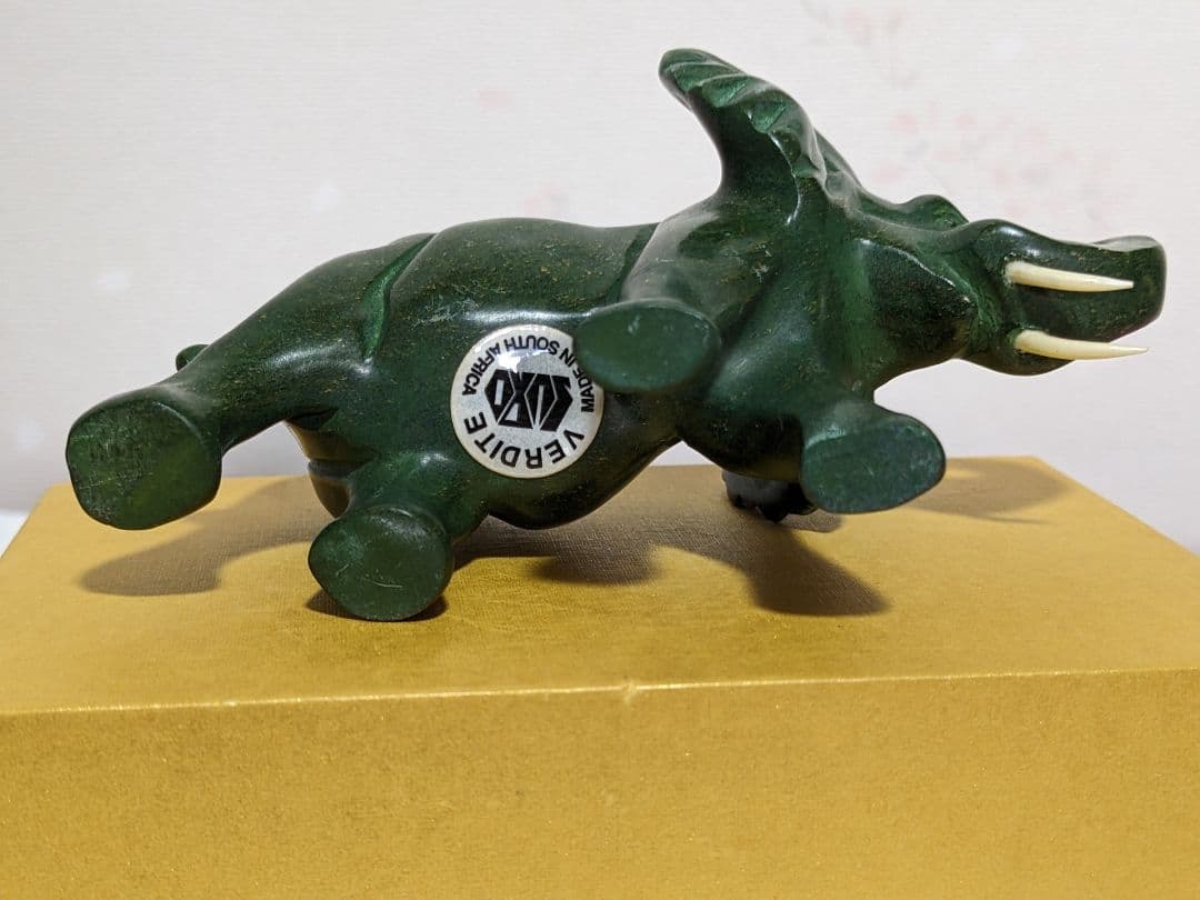 ♦VERDITE バーダイト 象彫刻置物飾り 南アフリカ共和国産 宝飾品 レア物