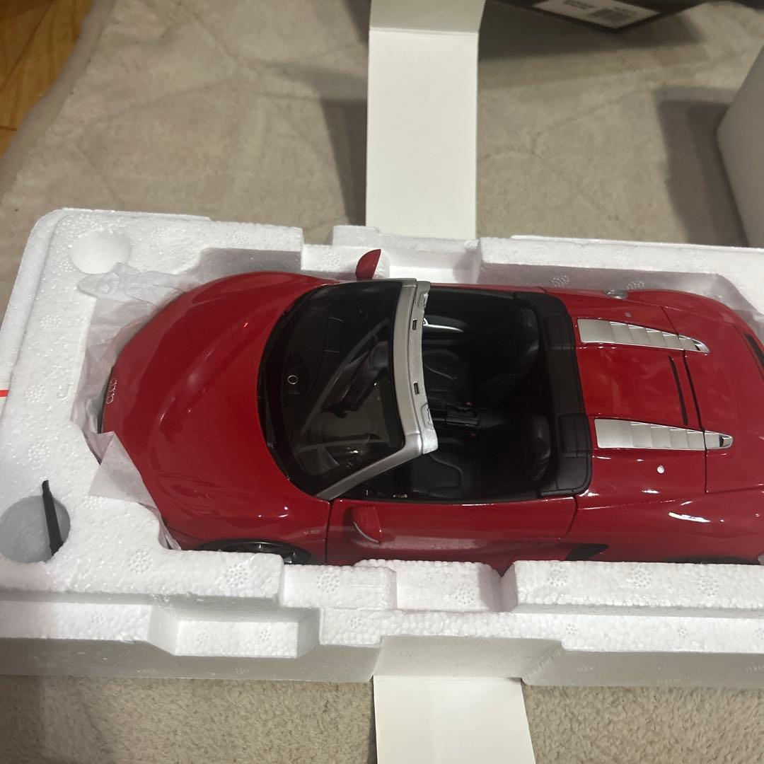 京商　1/18 アウディＲ８スパイダー