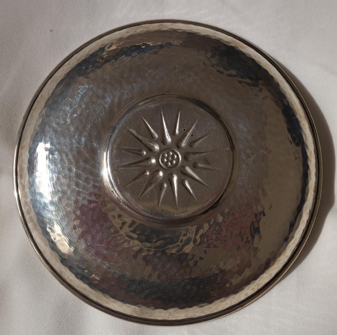 アレクサンダー大王のレリーフの入った銀の皿