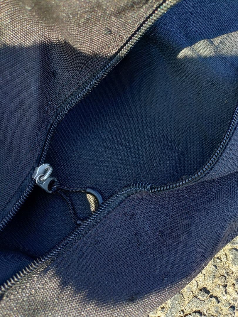 ラウドマウス【モナ】中古キャディバッグ　フードカバー破損