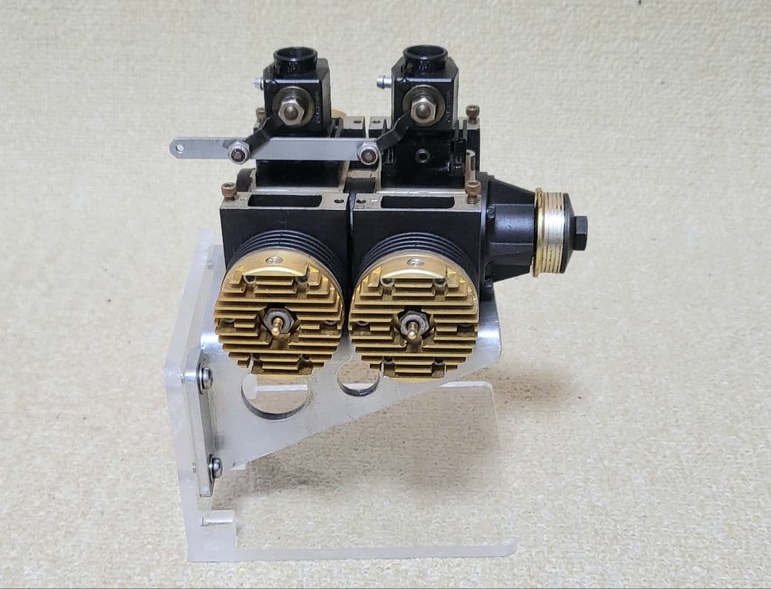 ラジコン ROSS 120 2サイクル4気筒エンジン