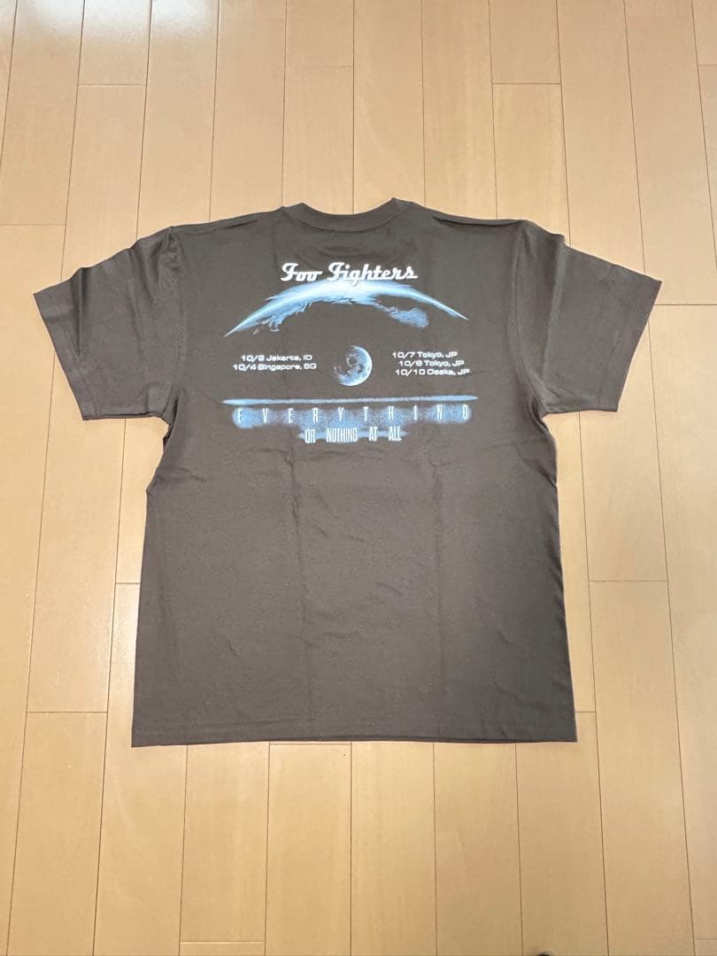 【新品未着用】Foo Fighters ブル-グローTシャツ
