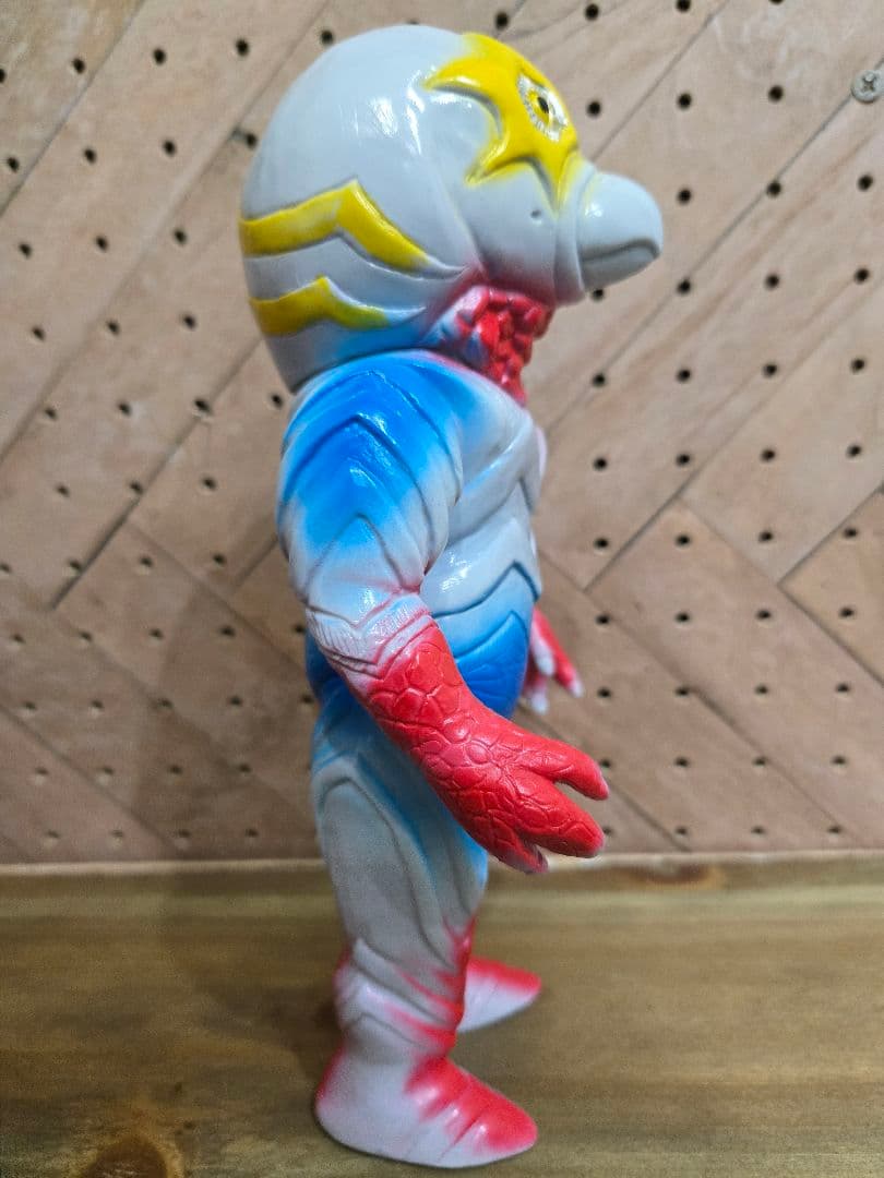 ベアモデル ガッツ星人 ソフビ