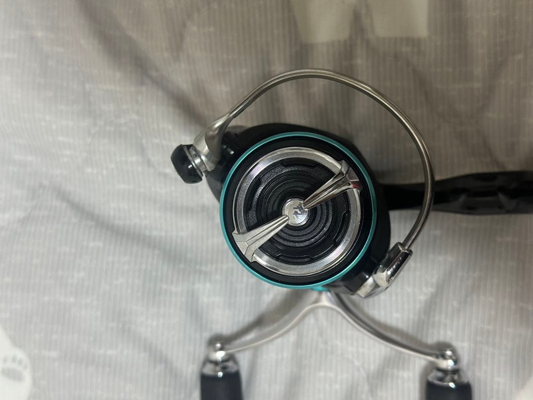 ダイワ　エメラルダス LT2500S-DH リール