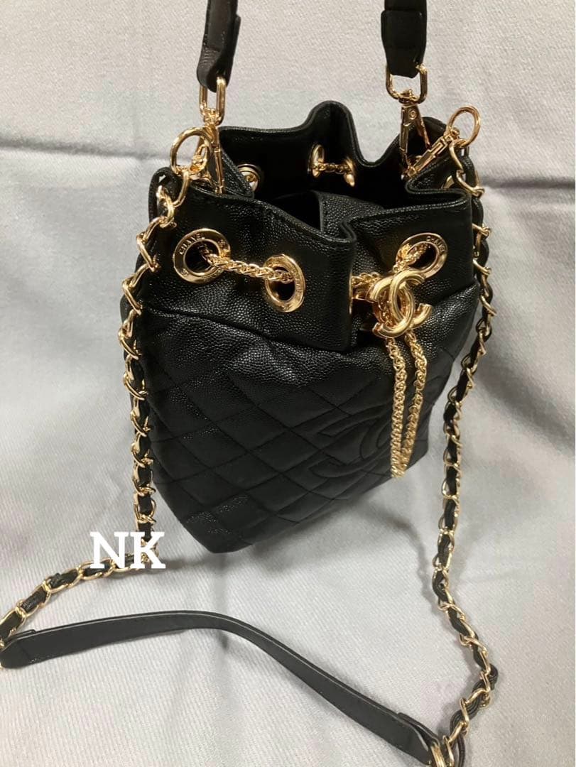 ショルダーバッグ　シャネル　ノベルティ　巾着バッグ　レザー　3way VIP