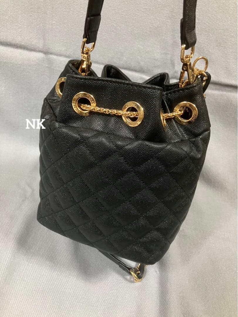 ショルダーバッグ　シャネル　ノベルティ　巾着バッグ　レザー　3way VIP