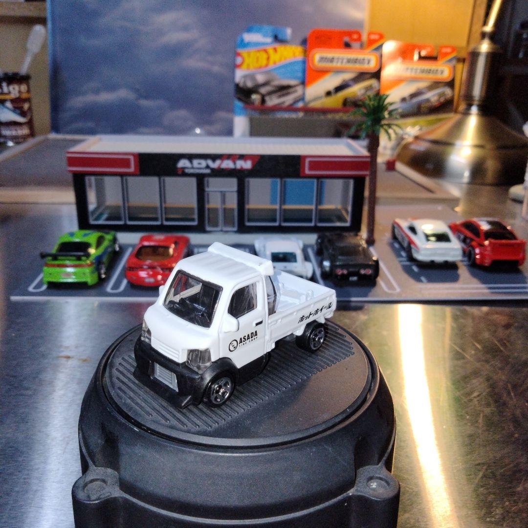 ホットウィール12台セット　ニッサン　マツダ　　　三菱　デコトラ　軽トラ