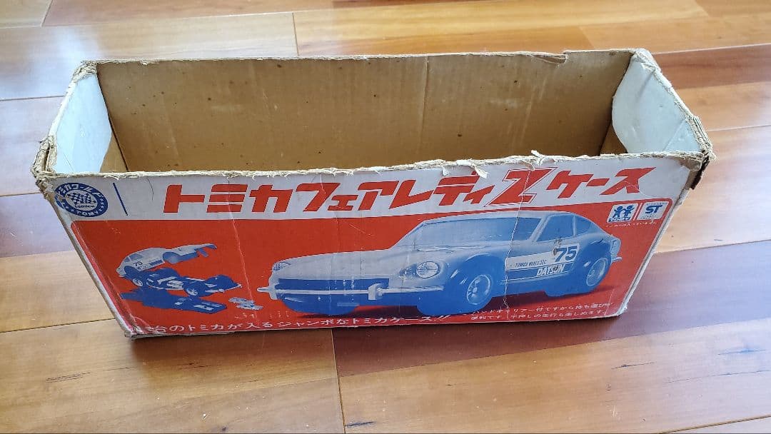 TOMICA DATSUN ミニカー オレンジ