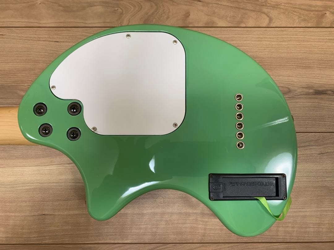 【超美品】FERNANDES ZO-3 グリーン アンプ内蔵ミニギター