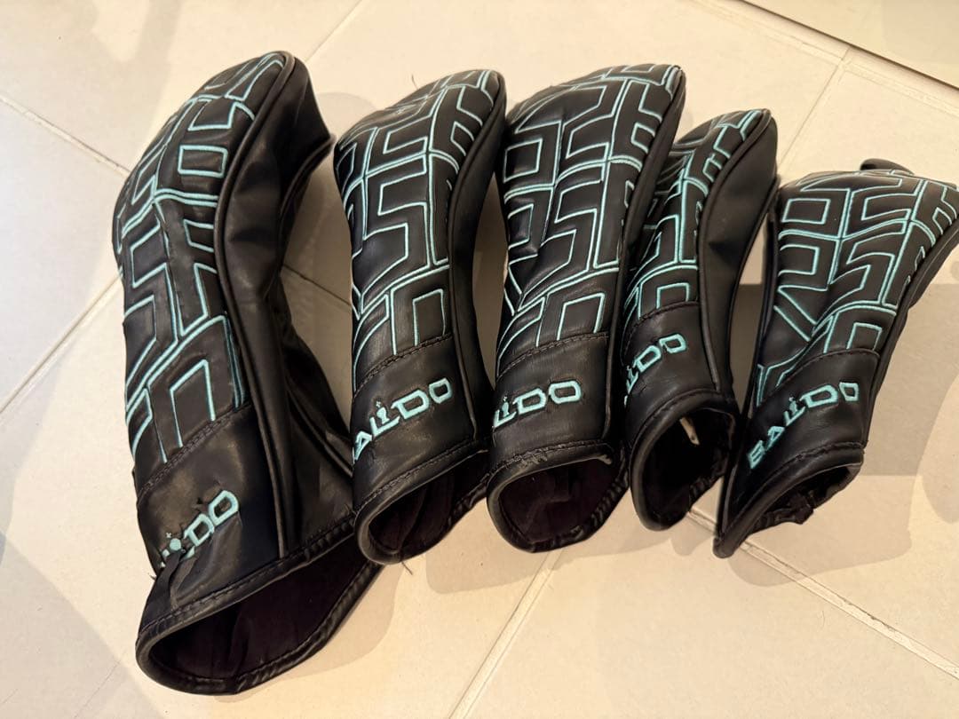 BAILDO キャディバッグ ブラック／ターコイズブルー