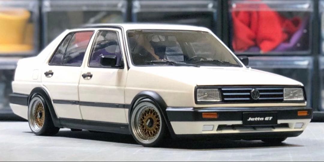 ミッションモデル　1/18 VW ジェッターGT A2
