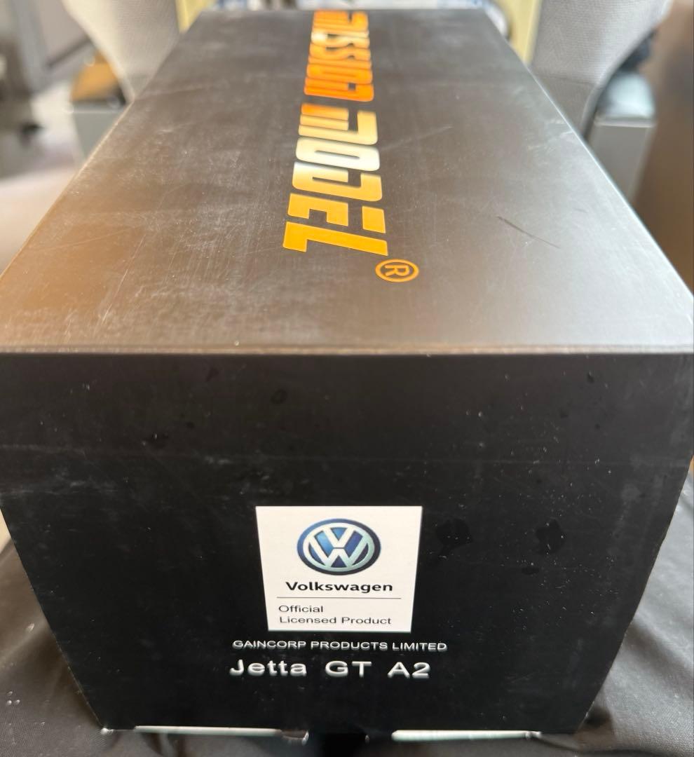 ミッションモデル　1/18 VW ジェッターGT A2