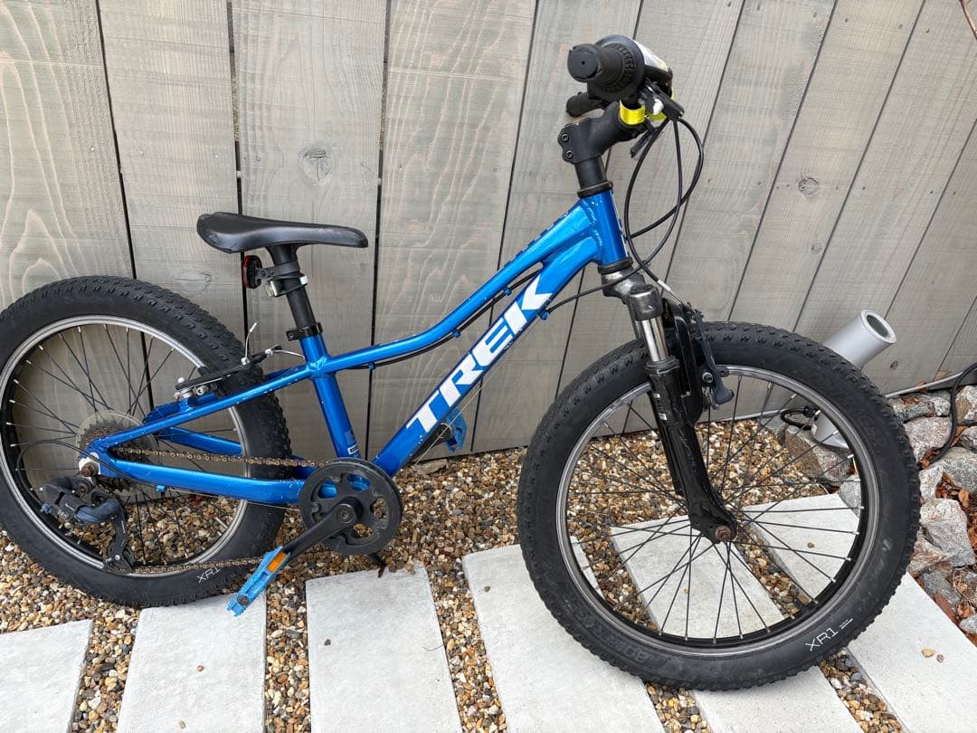 キッズ　Trek 20インチ マウンテンバイク