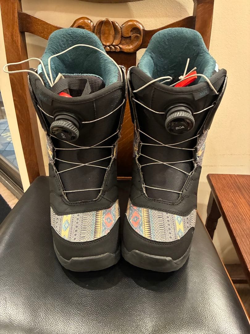 BURTON MINT BOA スノボブーツ 女性用　24.5cm