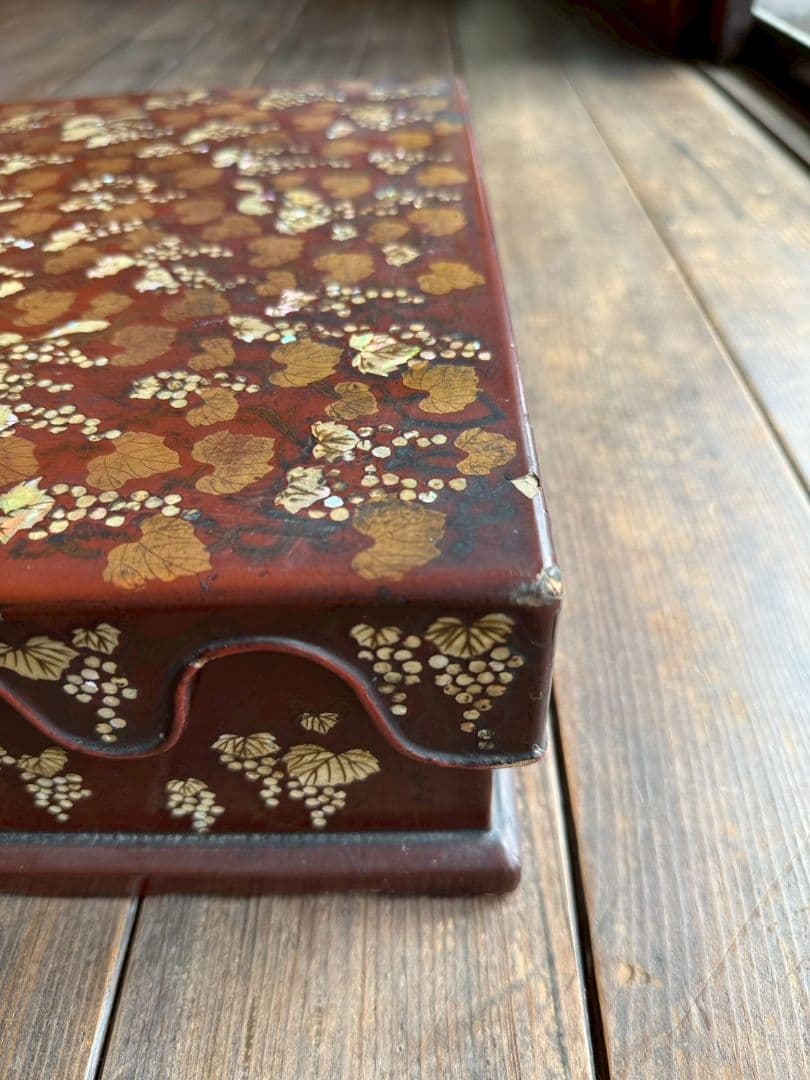 螺鈿 文箱 硯箱 \"栗鼠と葡萄 \" 時代不詳