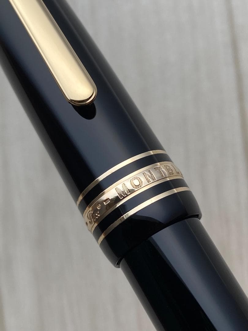 超美品 モンブラン ル・グラン 161 ブラックx 金 ボールペン 付属品付