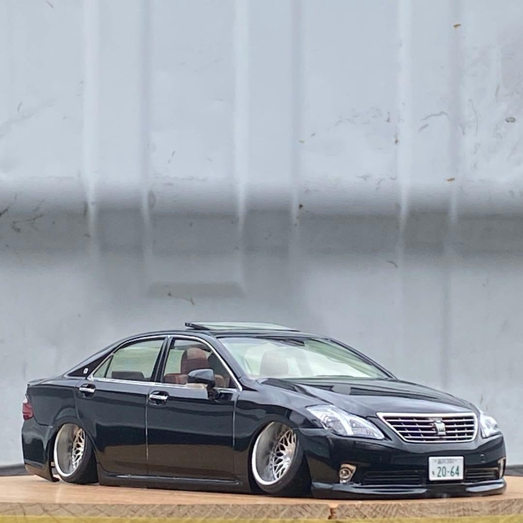 プラモデル完成品　アオシマ 1/24 202クラウンロイヤルカスタム