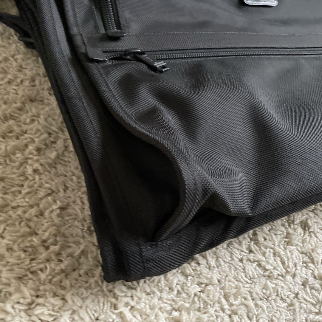 【極美品】TUMI ガーメントケース トライフォールド 22133DH ブラック