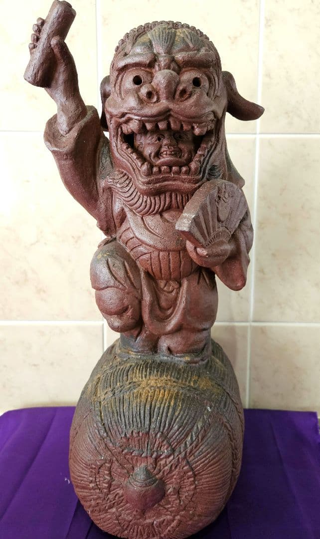 【備前焼】　獅子の置物　口の中には縁起の良い大黒様