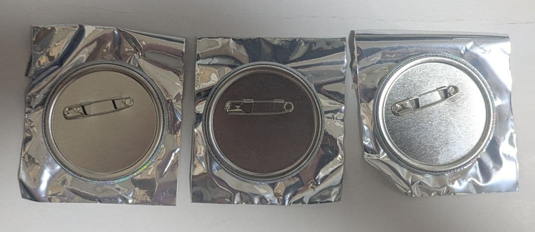 コードギアス マルイ ホログラム 缶バッジ 3個セット