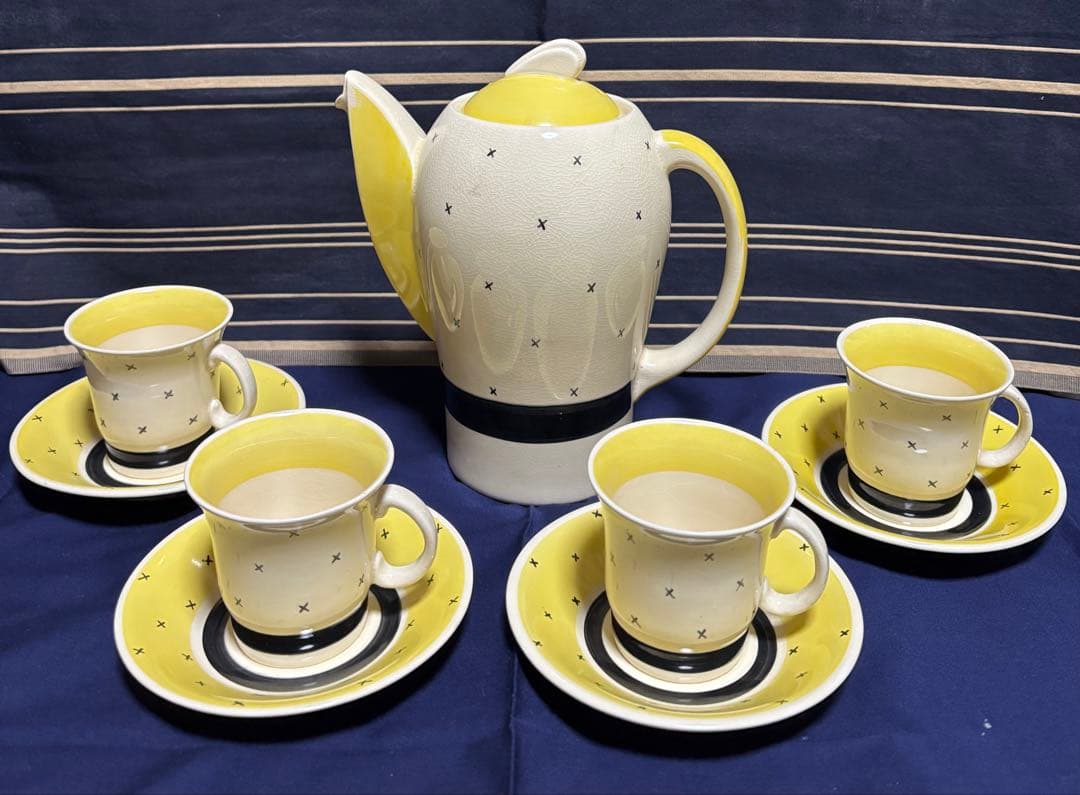 スージークーパー　ティーポット&デミタスカップ