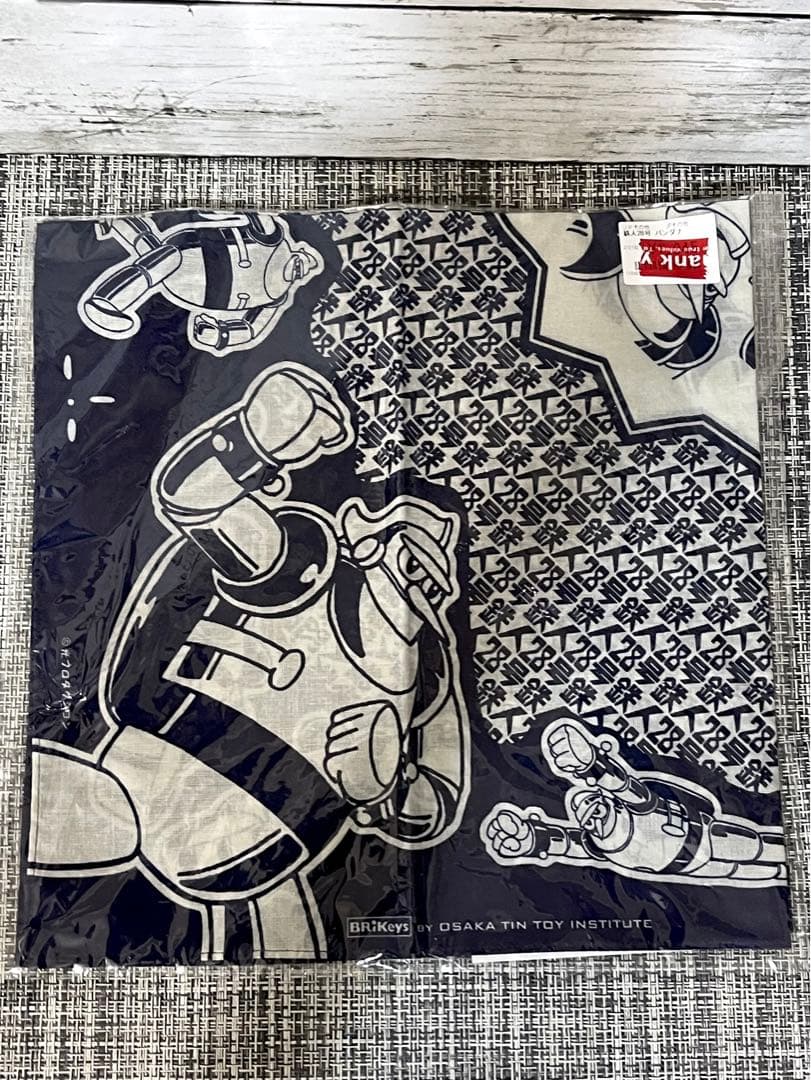 大阪ブリキ玩具資料室　鉄人28号バンダナ　未開封品　文庫版鉄人28号1巻付き！