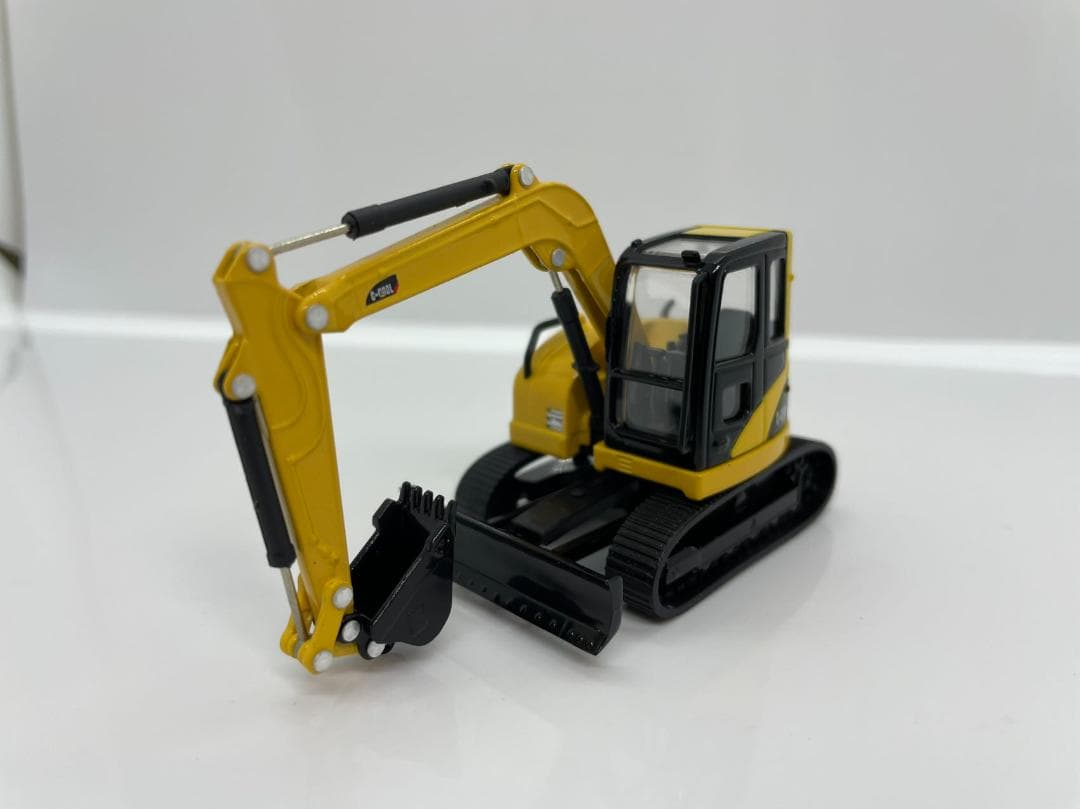 ミニカー 34R-043 C-COOL 1/64 Hydraulic Excavetor