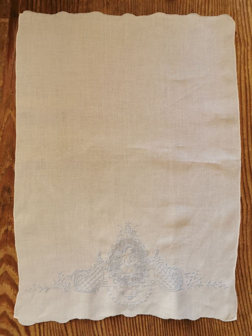 アンティーク アペンツェル刺繍レース 笛を吹く天使 ブルーニードルワーク クロス