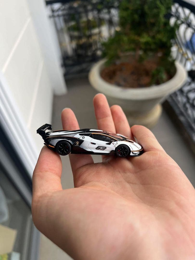 Lamborghini Centenario 1/64 ミニカー